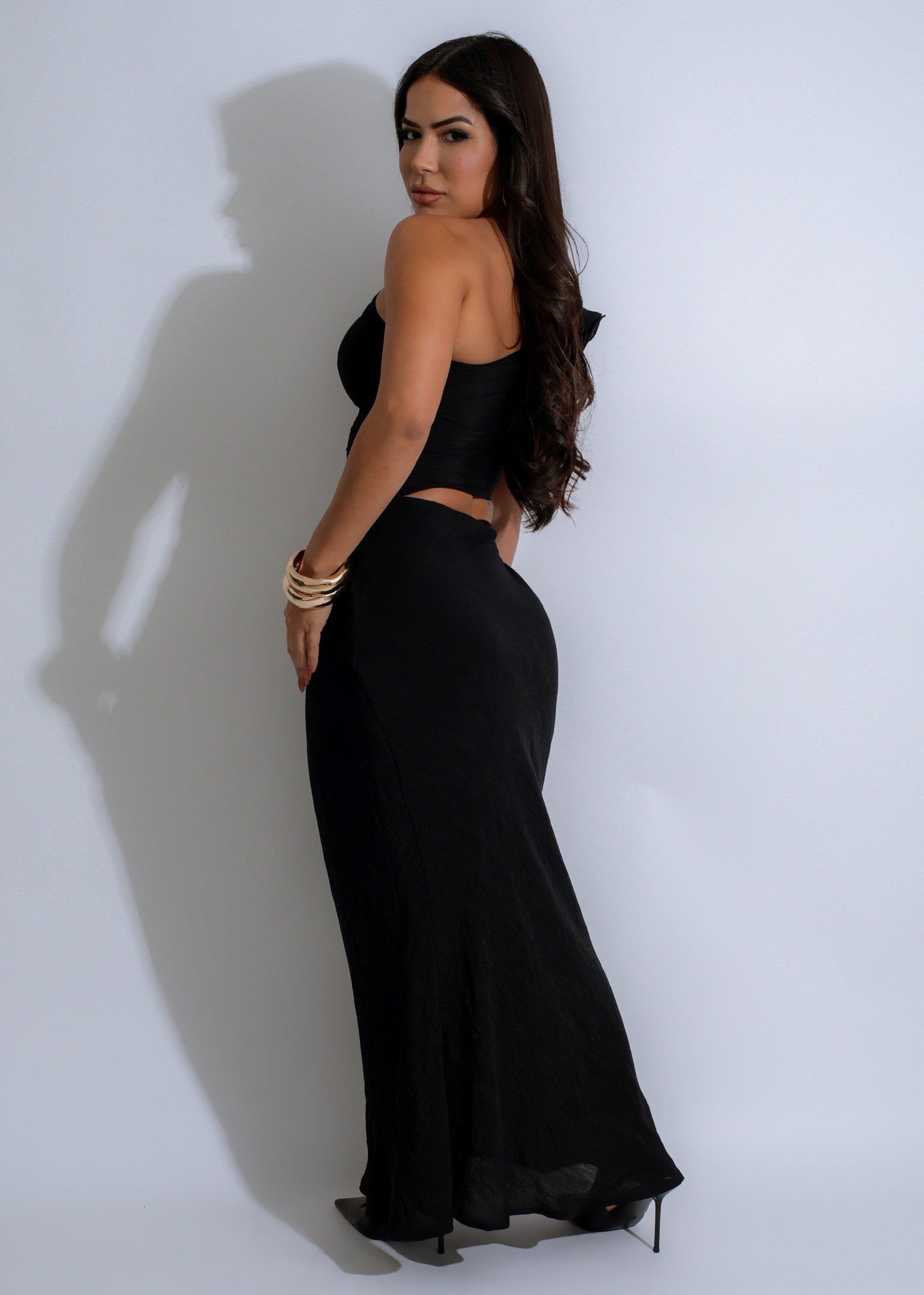 Enchanted Noir Skirt Set Black - Luxurious black ensemble featuring a lace top and a flowing skirt for a stylish and glamorous outfit