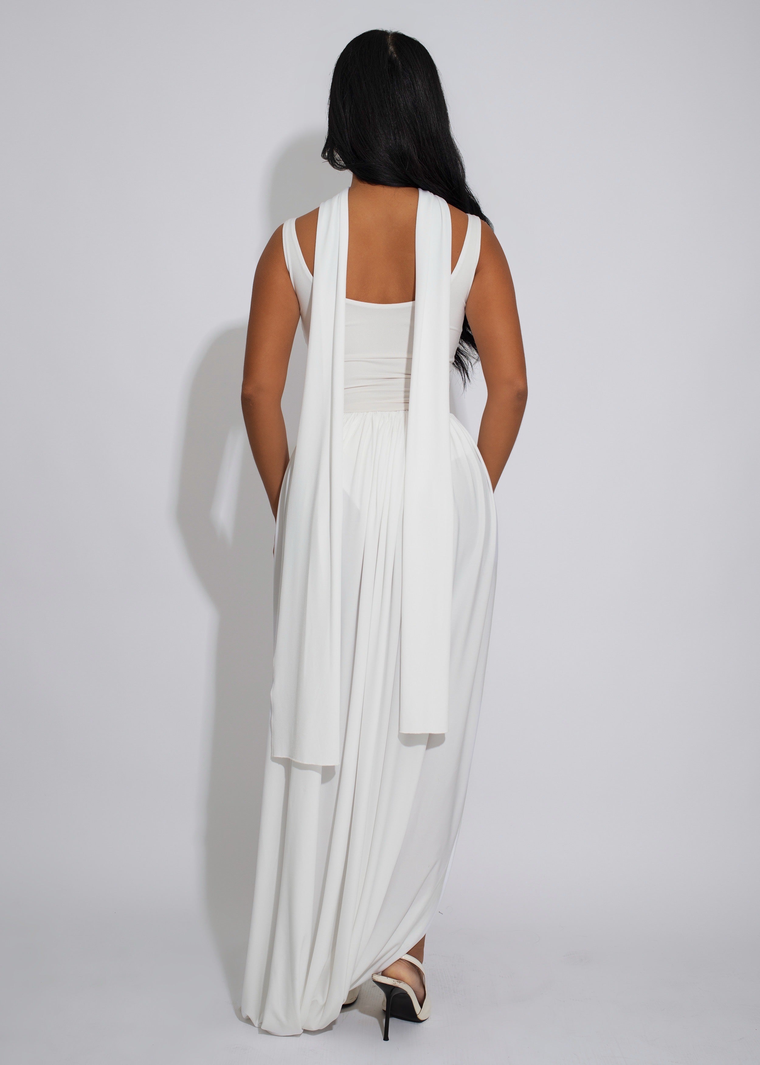 Seducción Celestial Ruched Maxi Dress White