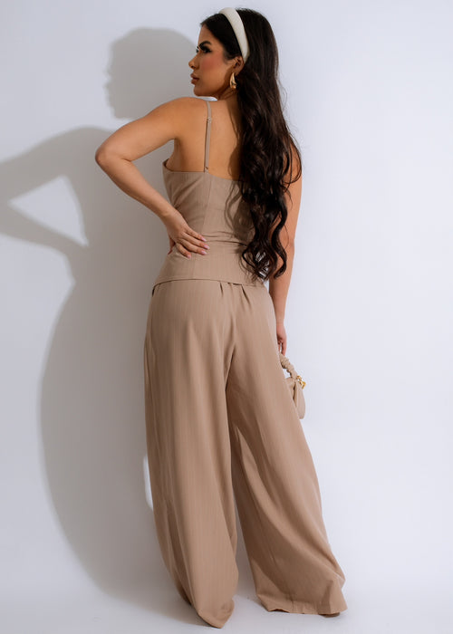 Trendy two-piece brown pant set with modern, sophisticated details and a versatile, chic look
