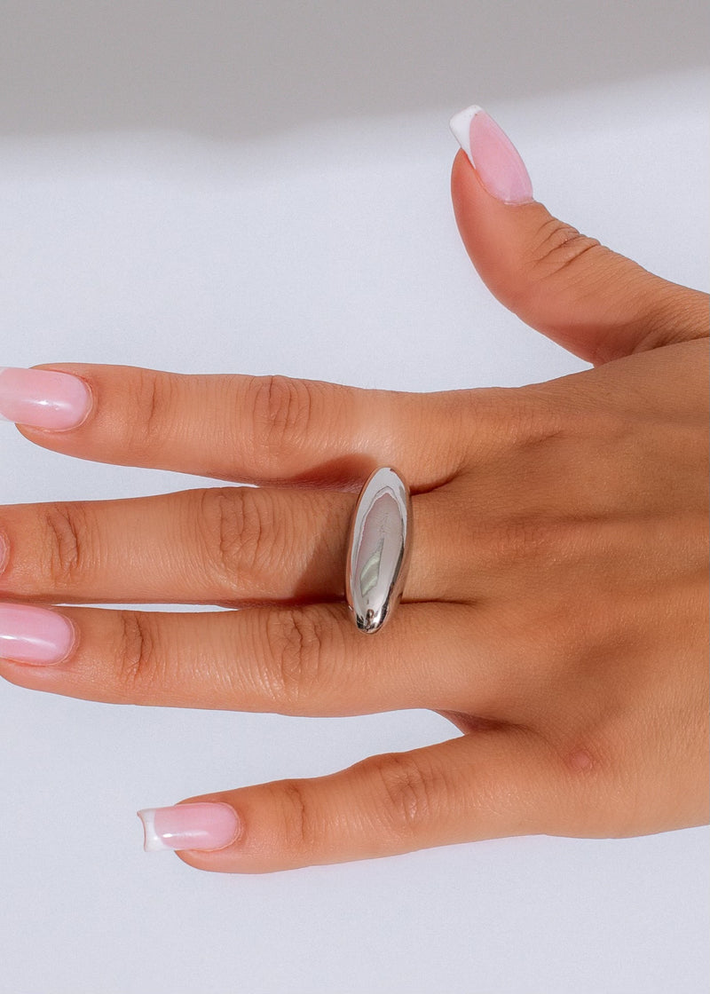 Minimalist Chic Ring Silver