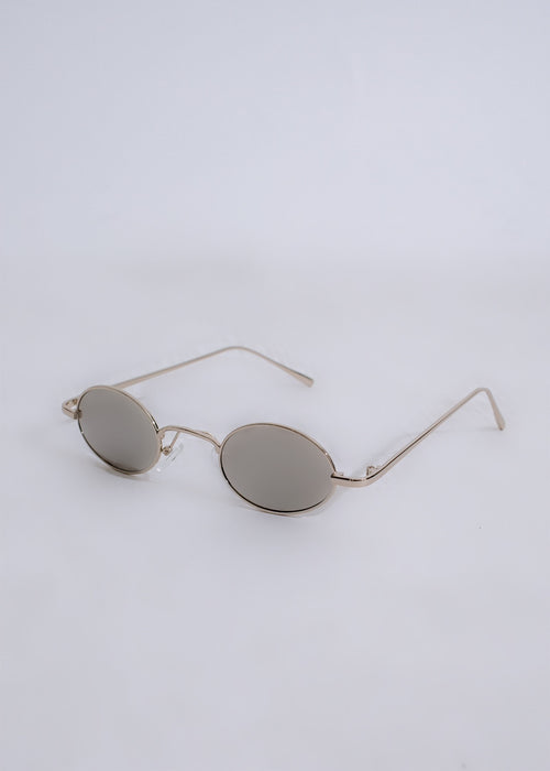 Stylish silver sunglasses with reflective lenses and sleek frame for men and women