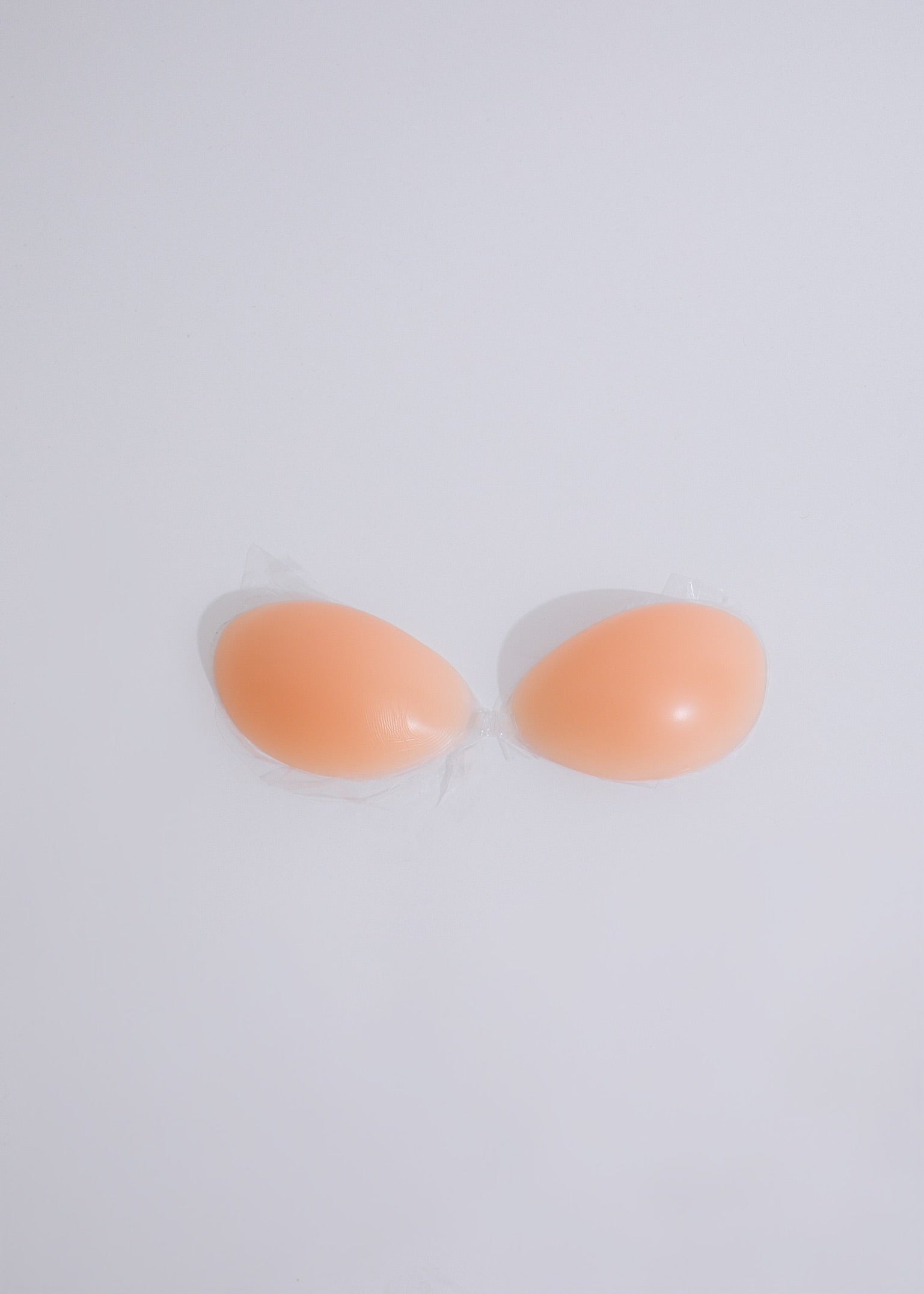 Close-up of the adhesive and waterproof silicone material of the Cover Me Silicon Bra