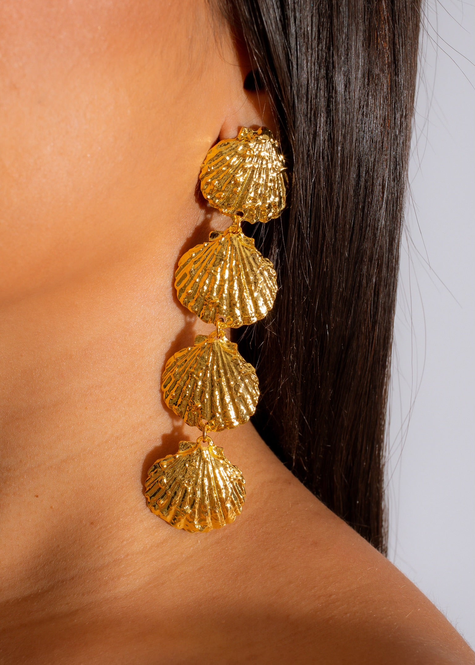 Party In The Sea Shell Earrings Gold