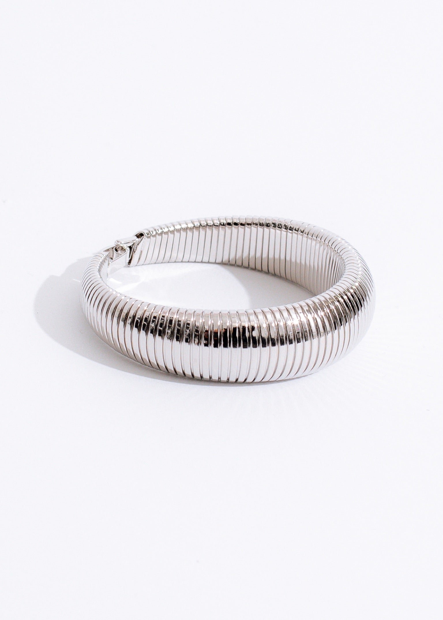 Beautiful silver bracelet featuring timeless design and durable construction for everyday wear