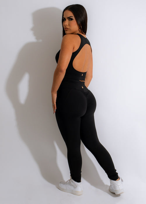 Close-up of Diva Signature Pocket Leggings showing the side pocket detail and stretchy fabric