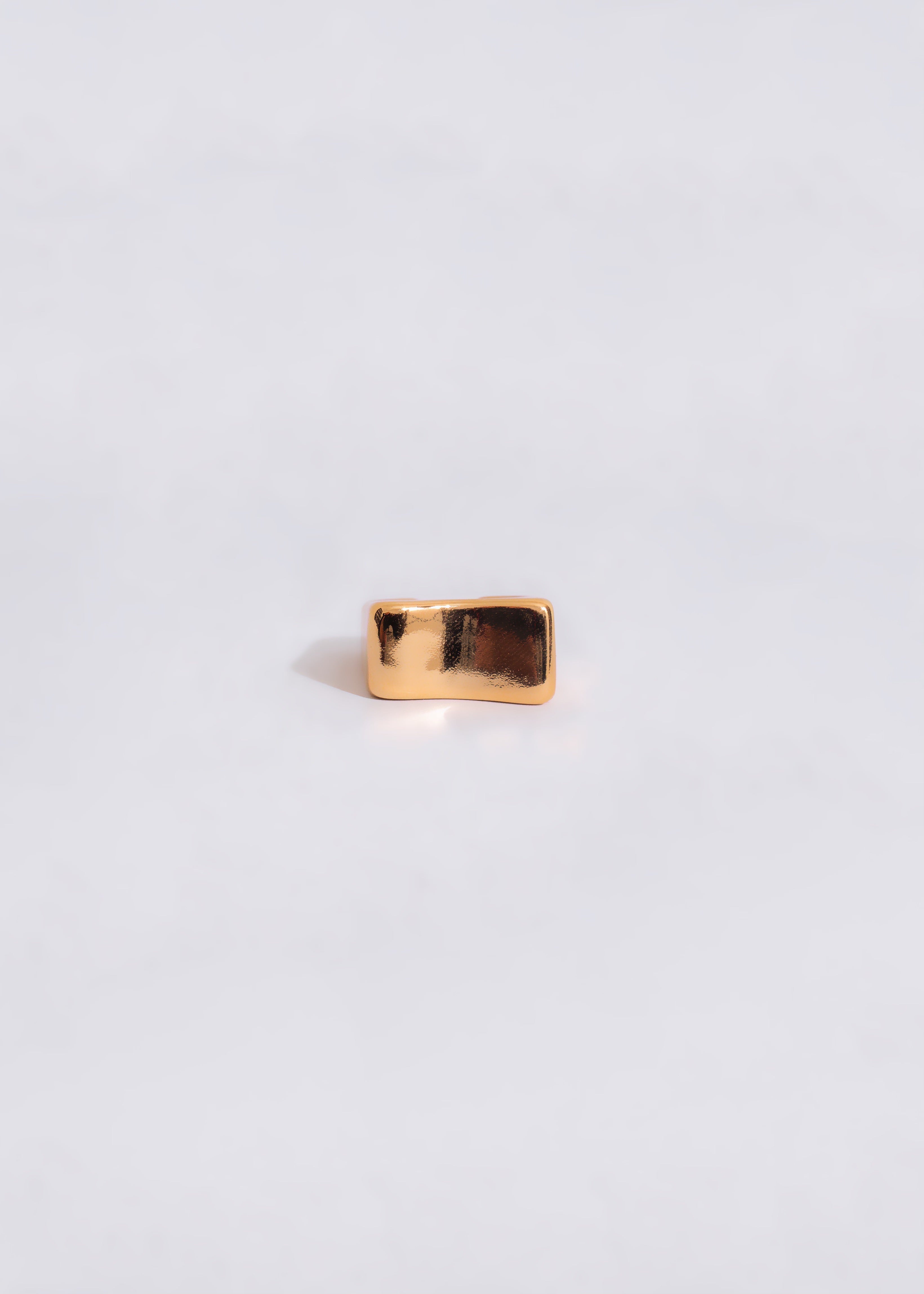 Beautiful silver and sapphire wedding ring with intricate design