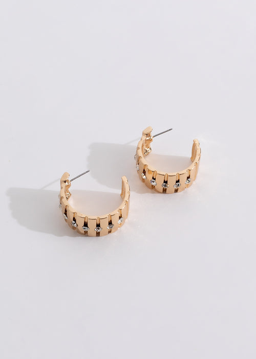 Shimmering and elegant gold earrings, the perfect accessory for any occasion