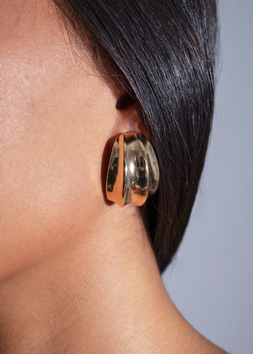 Radiant Crest Earrings Gold