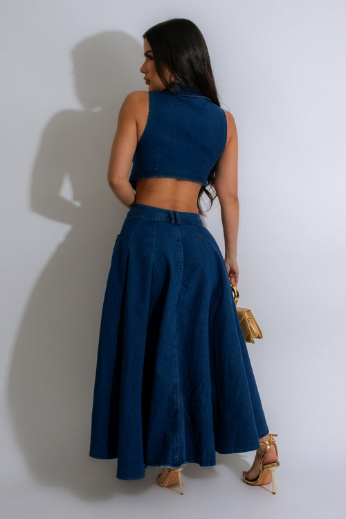 Beautiful Beauty Queen midi dress in dark denim, a versatile and stylish addition to your wardrobe