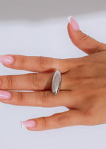 Minimalist chic ring in silver with sleek, modern design and elegant style