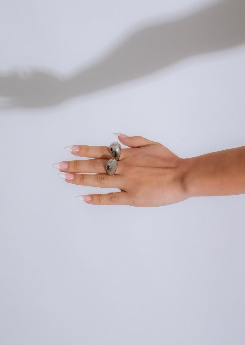 Beautiful and elegant silver love ring, a must-have jewelry accessory