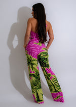  Stylish and comfortable jumpsuit in a vibrant green color, ideal for eco-friendly fashion lovers