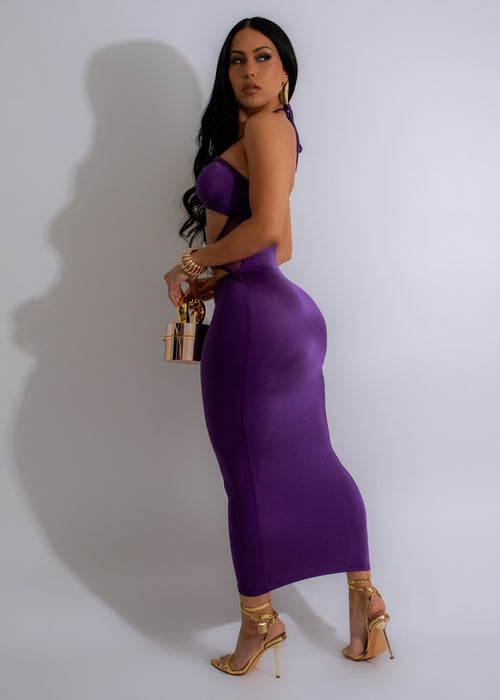  Fashionable and chic purple midi dress in a breathable mesh fabric