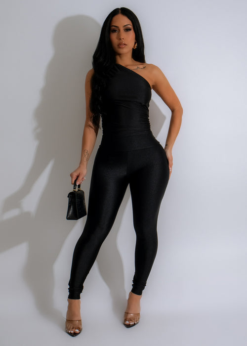 Good Time Ruched Legging Set Black - Front view of black ruched leggings with matching crop top on model