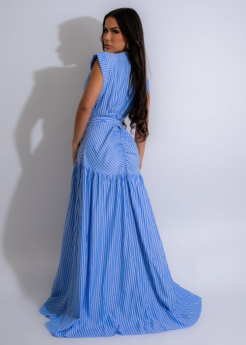  Beautiful blue maxi dress with fading intro stripes, ideal for any occasion