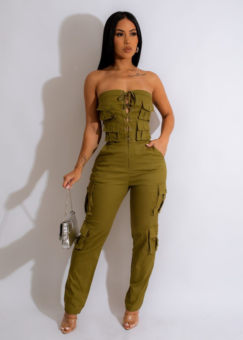 Stylish and comfortable cargo jumpsuit in green with multiple pockets